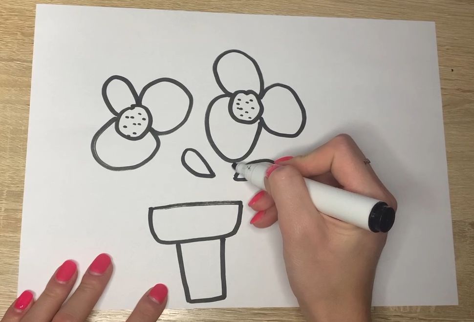 Рисуем цветочек, который научит творчеству