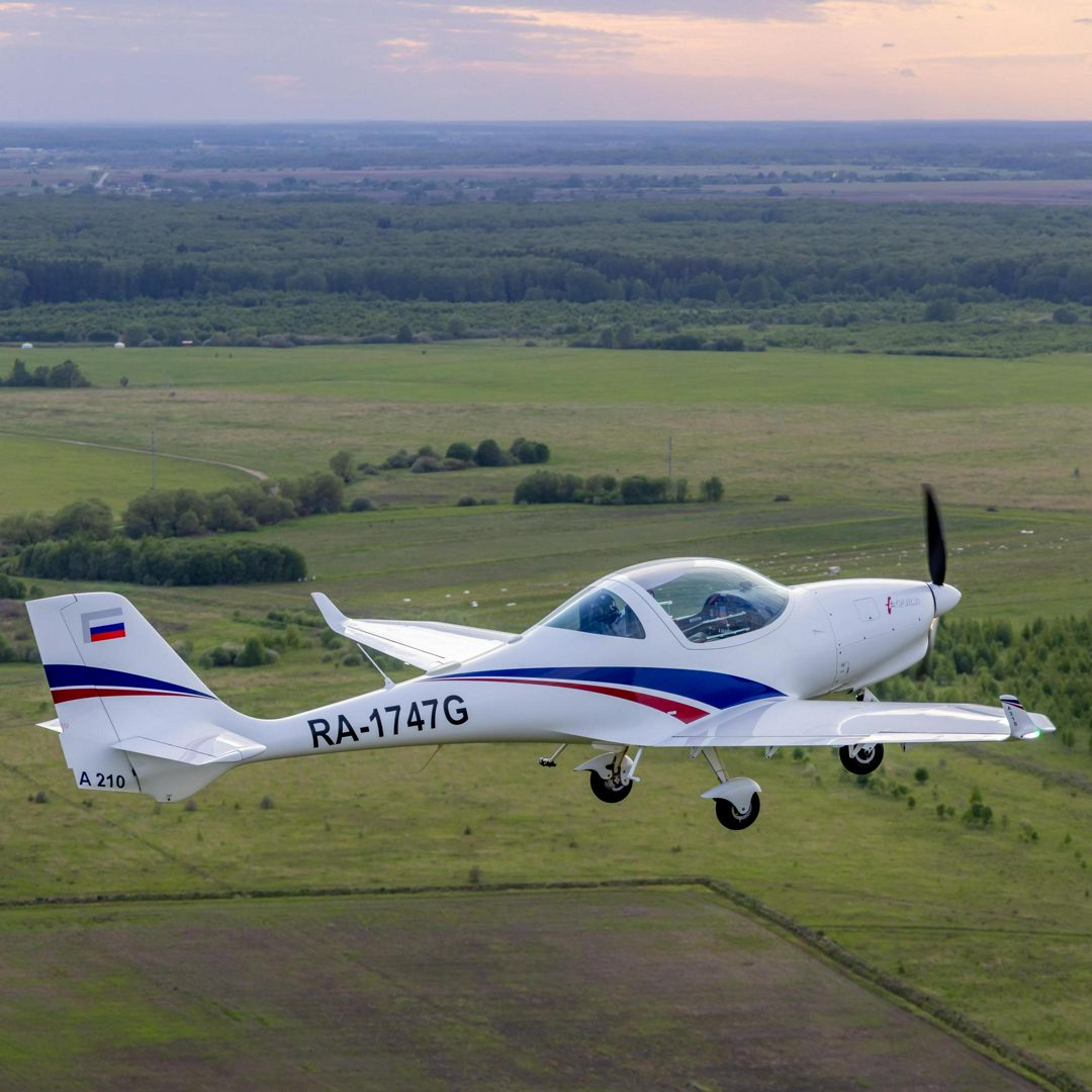 Подарочный сертификат на полёт 30 минут на самолете Aquila на месте ...