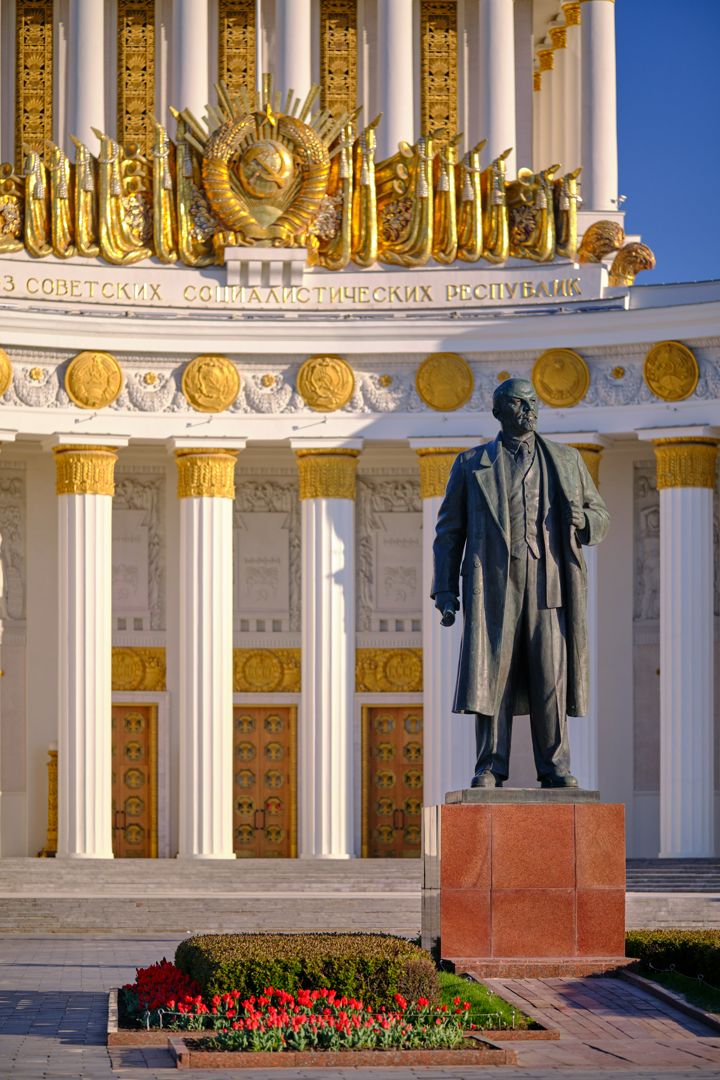 Фото. Постер. Памятник В. И. Ленину на ВДНХ.