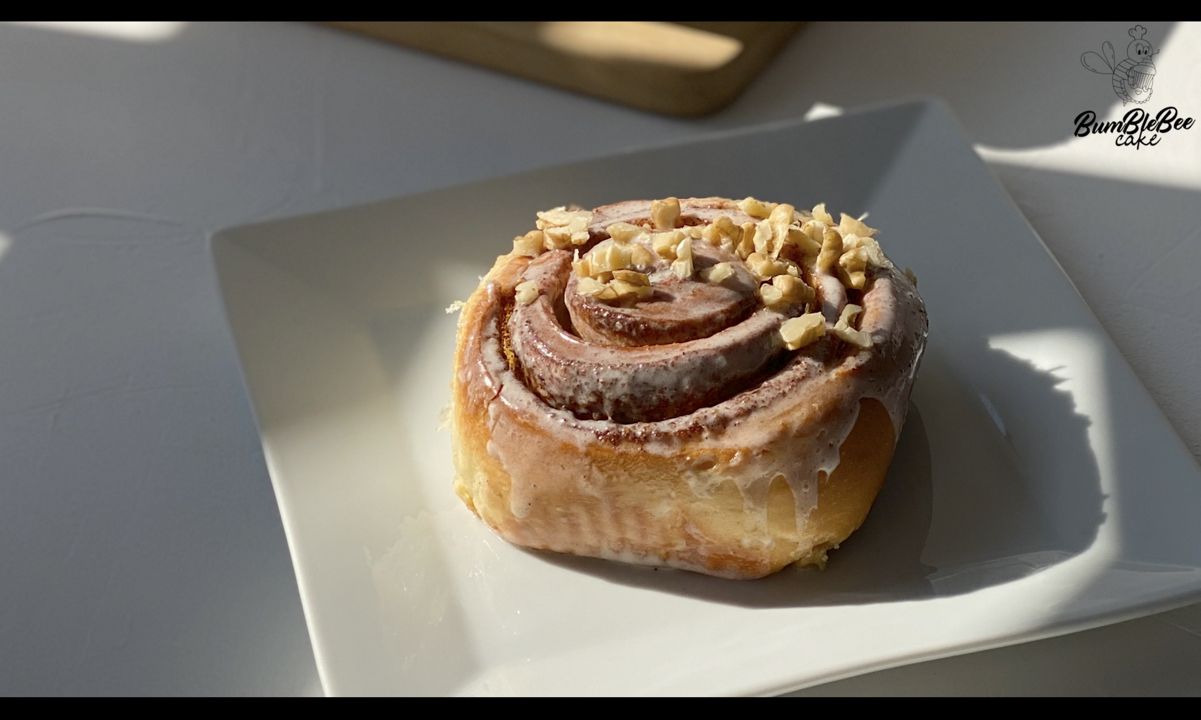 Видео рецепт булочек с корицей Синнабон (Cinnabon). Выход 12 булочек