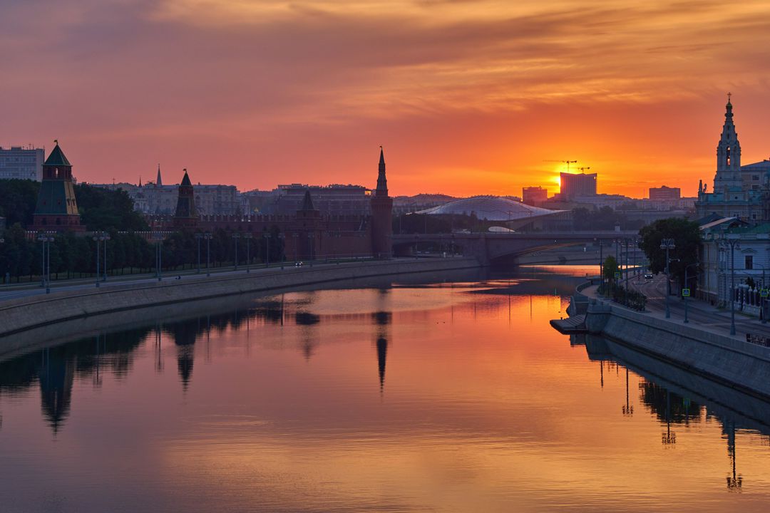 Фотография постер. Рассвет на Москве-реке.